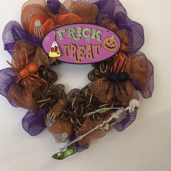 Halloween 25”Trick or Treat HandCrafted Wreath NEW - Picture 2 of 10